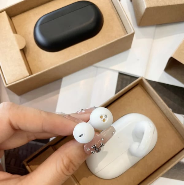 ClipBeat® Wireless Earphones (70% OFF Today Only)!